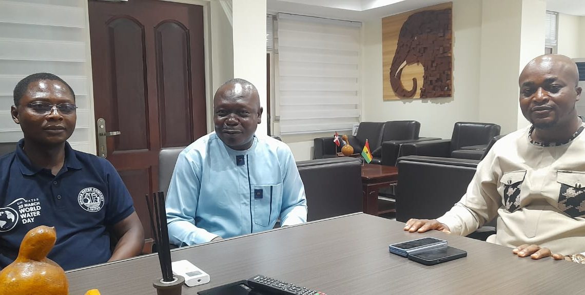 TEMA REGIONAL CHIEF ENGINEER OF THE GHANA WATER COMPANY LIMITED MEETS WITH TEMA MAYOR.